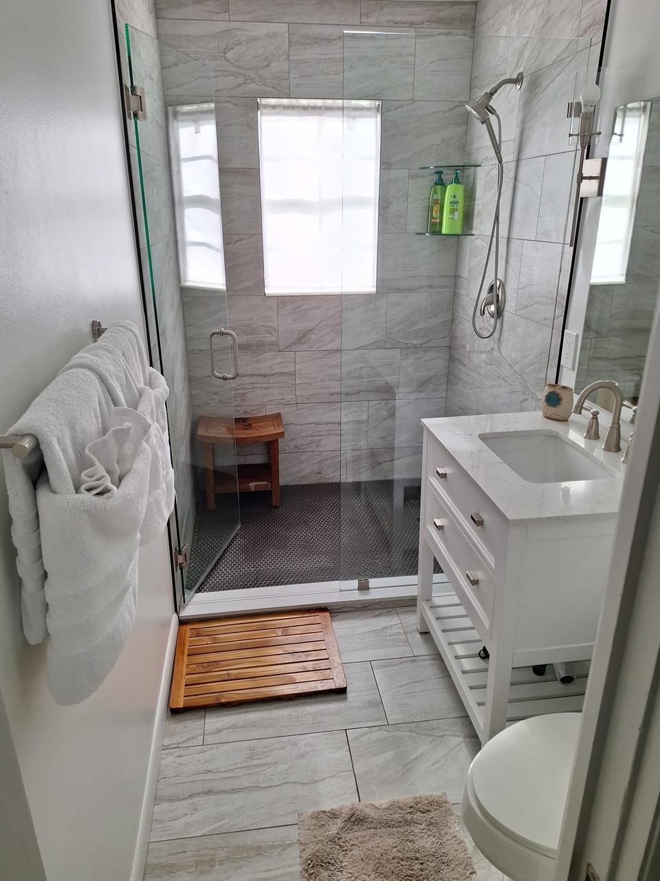 Bathroom Deep Cleaning and Sanitization